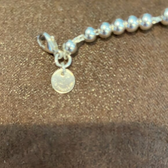 Return to Tiffany® Pink Heart Tag Bead Bracelet in Silver, 4 mm - Picture 6 of 10